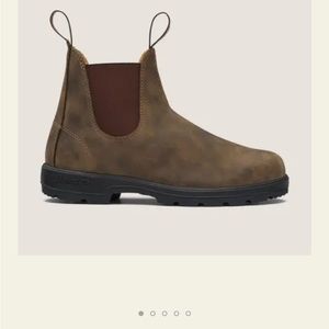 WOMEN'S CLASSICS
CHELSEA BOOTS - RUSTIC BROWN